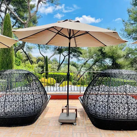 Hotel****spa & Restaurant Cantemerle